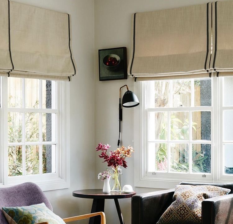 Combination of Fold Roman Blinds & Valance to Beautify Your Space