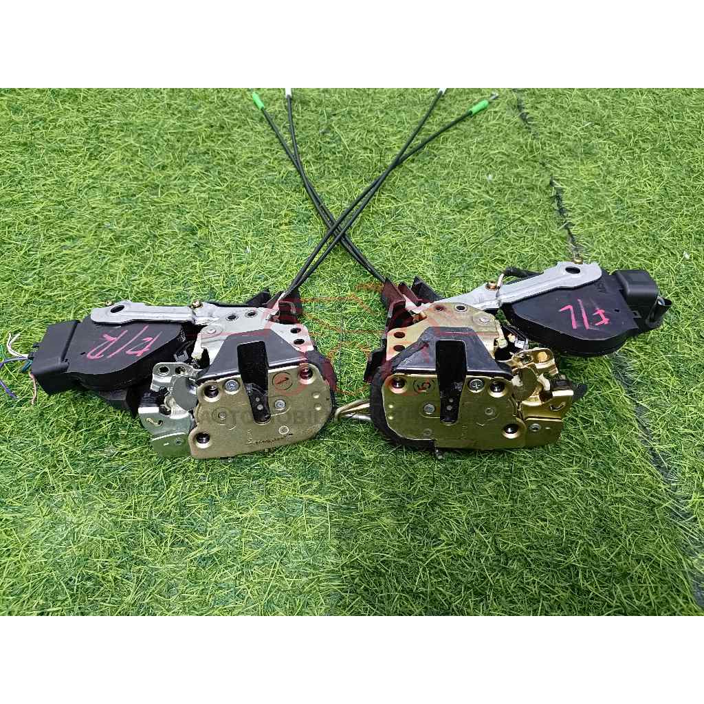 TOYOTA ESTIMA AHR10/ACR30 DOOR LOCK [2D-6C-D2469]
