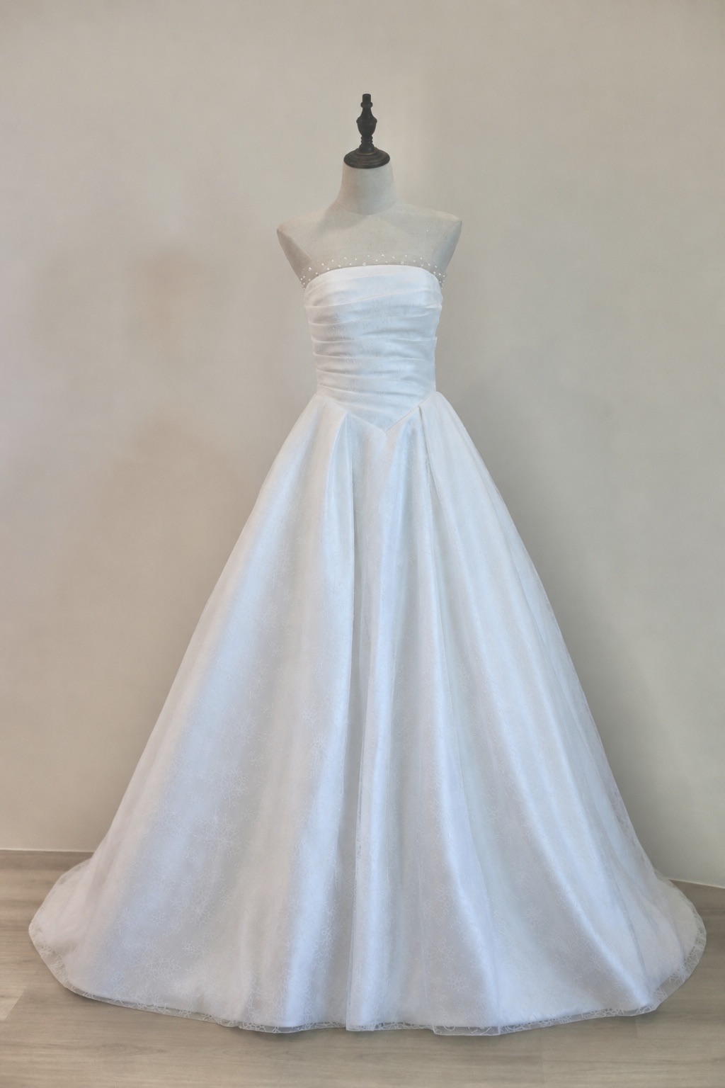 Signature Tube Long Train White Gown