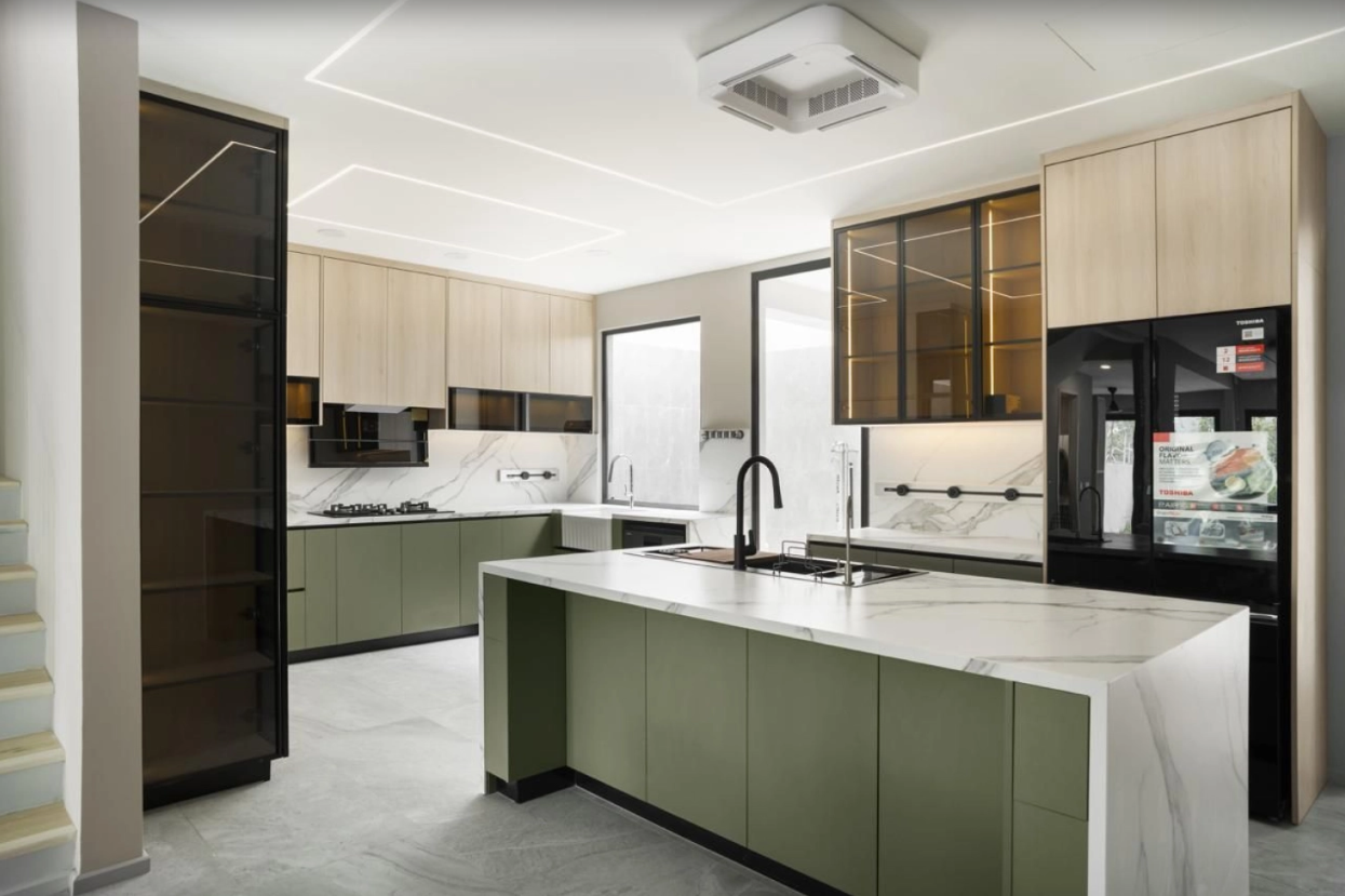 Is a Kitchen Island Right for Your Home? A Guide to Customized Kitchen Design for Malaysian