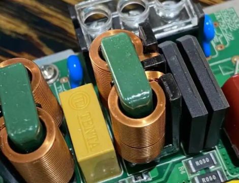 What are the differences between high-frequency and low-frequency transformers?