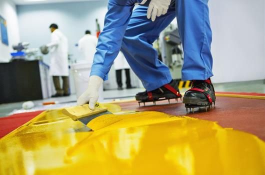 Table Forms: Comparison between polyurethane and epoxy coating