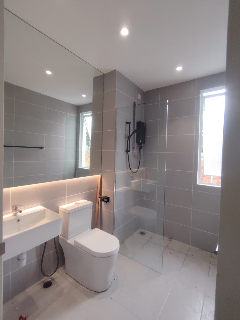 Shower Screen
