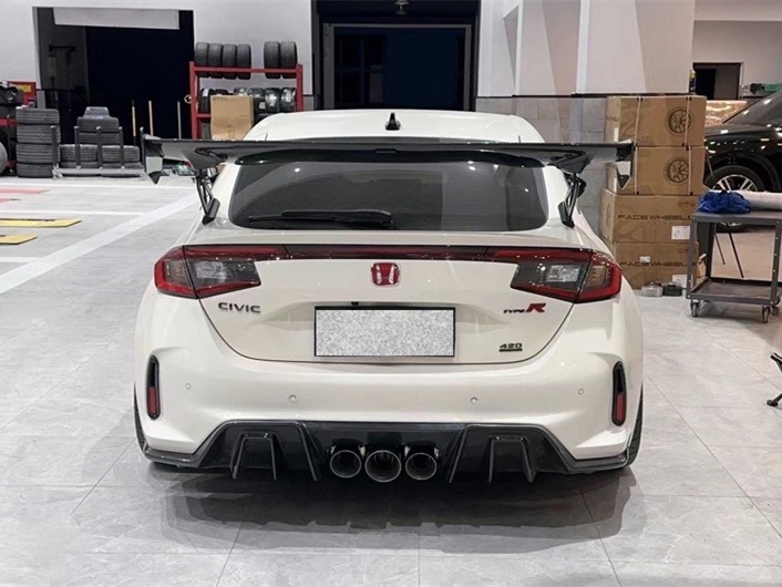 AIM DESIGN CARBON REAR DIFFUSER