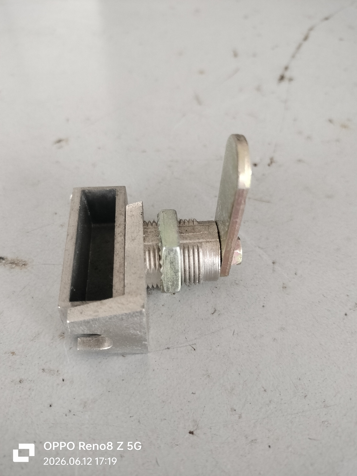 Camlock (Lock by padlock)