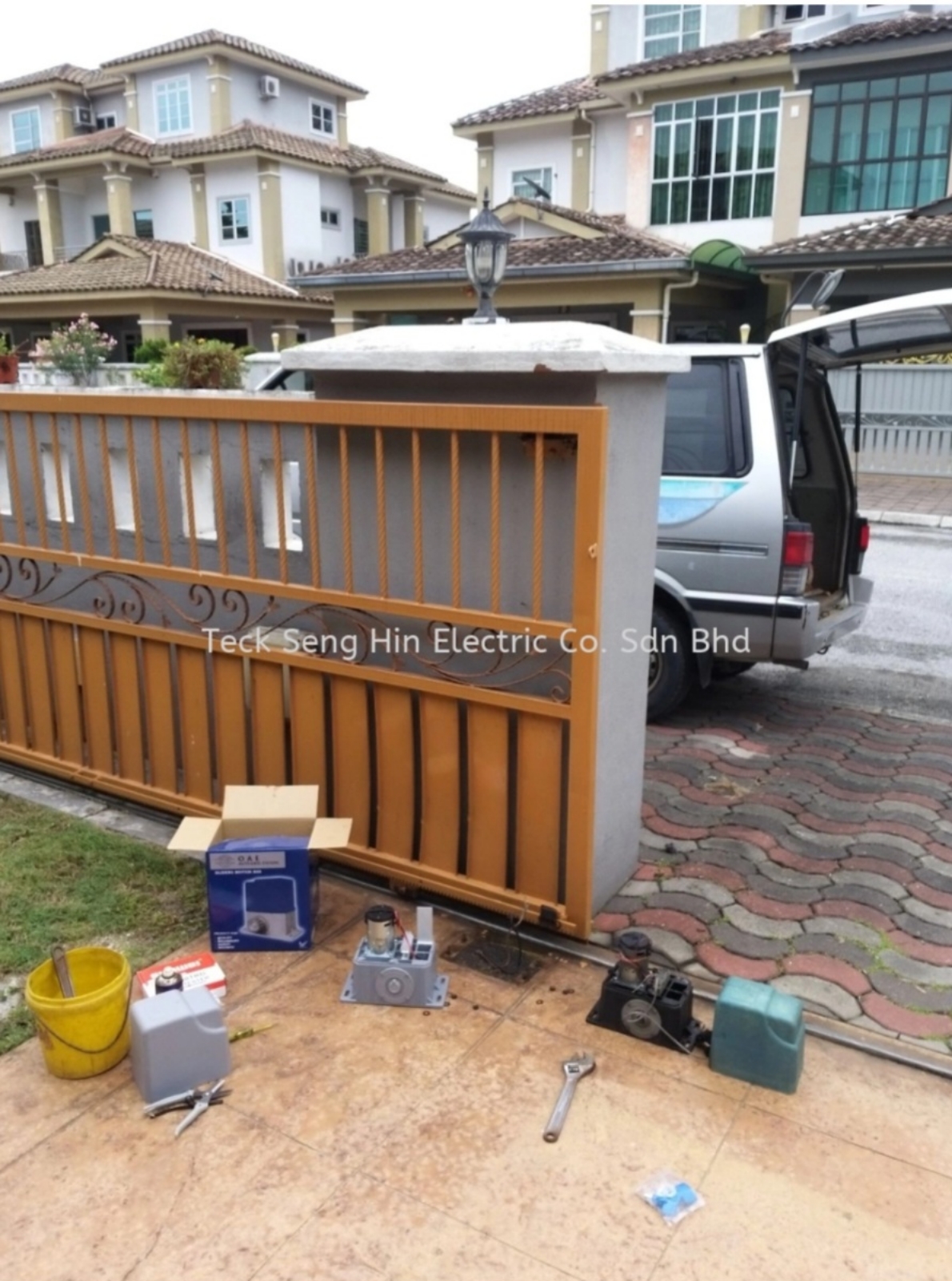 AUTO GATE SYSTEM