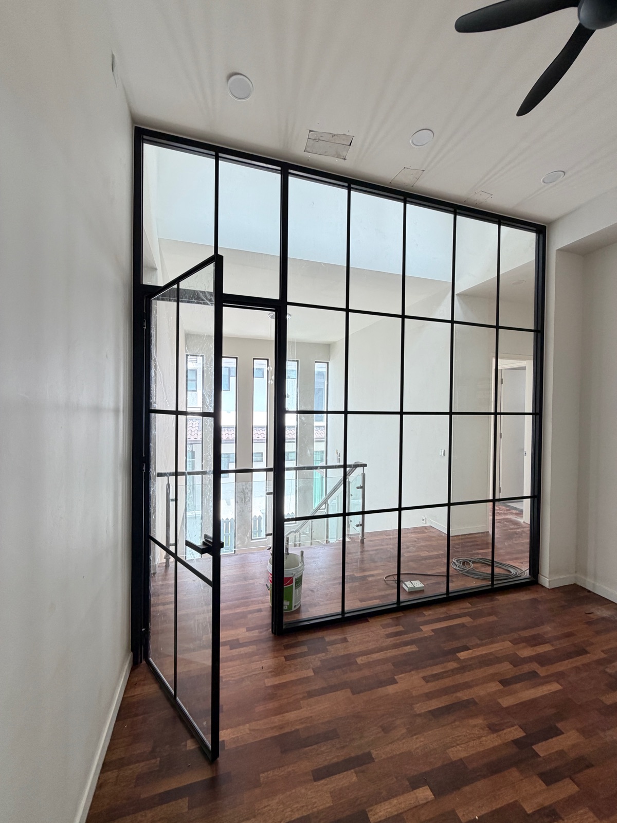 Ultra Slim Swing Door Arttle Design