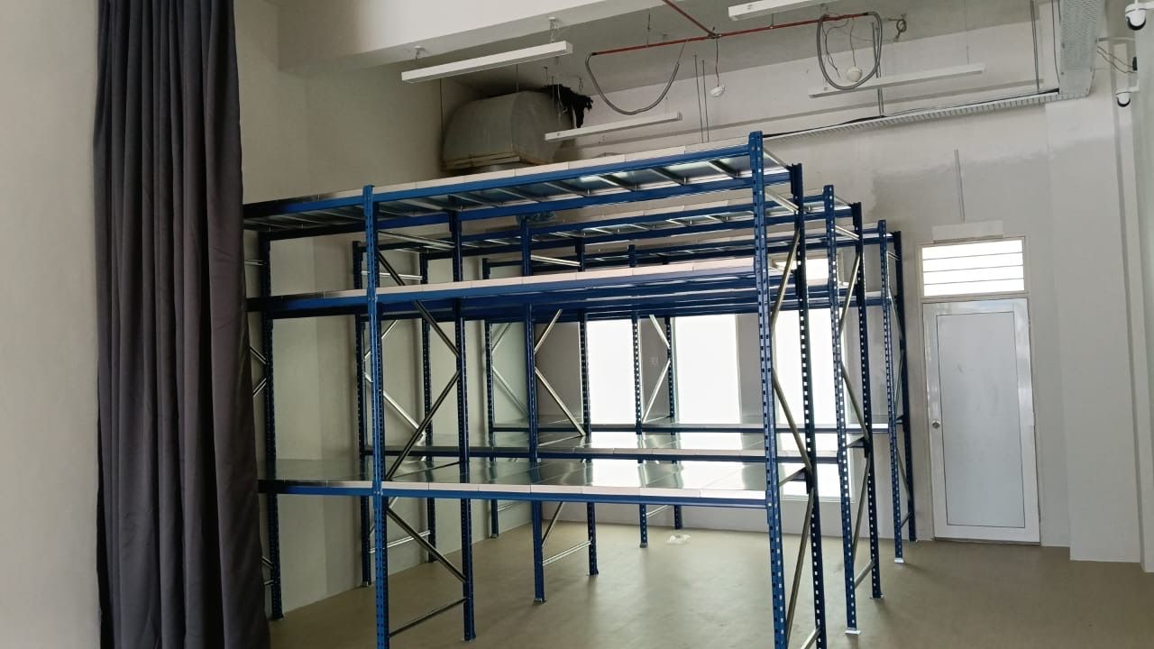 Metal Decking - Heavy Duty Warehouse Racking System
