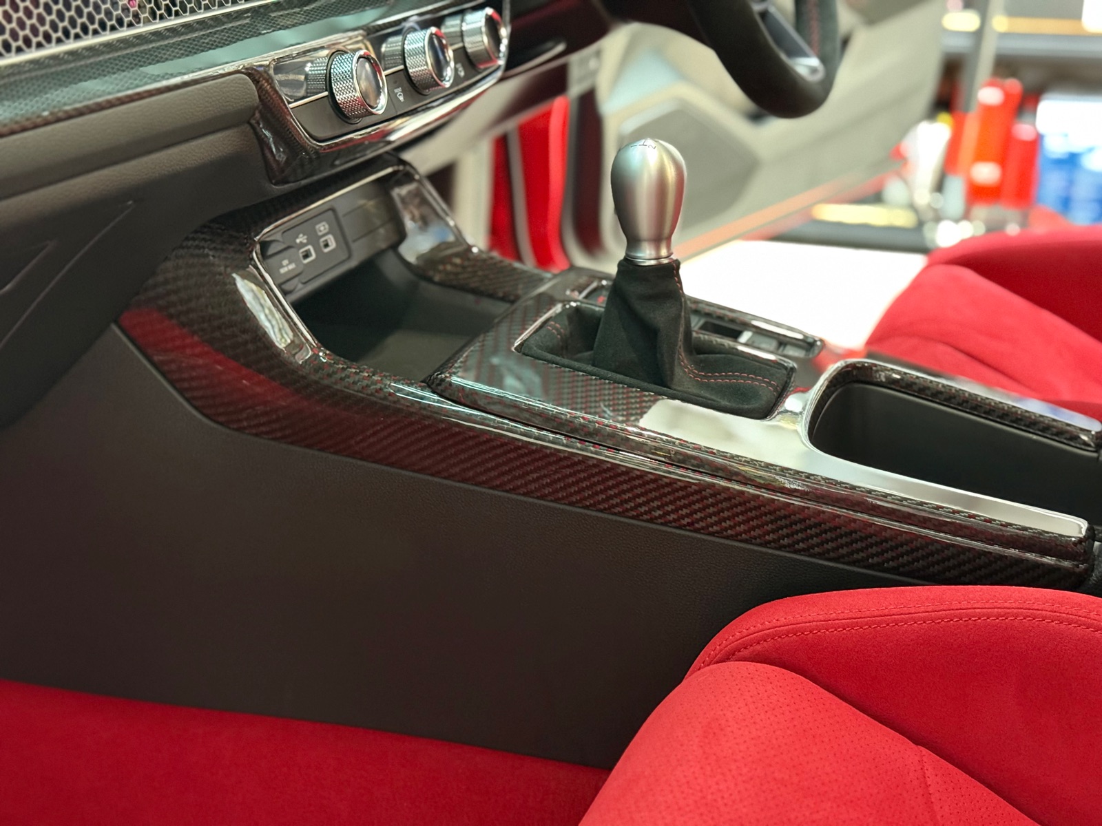 DRY CARBON CENTER CONSOLE SIDE TRIM COVER(BLACK/RED)