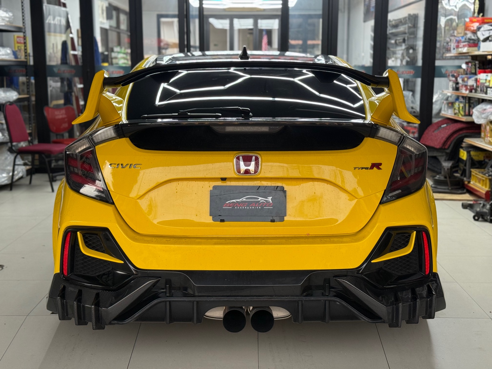 MUG DESIGN CARBON REAR DIFFUSER