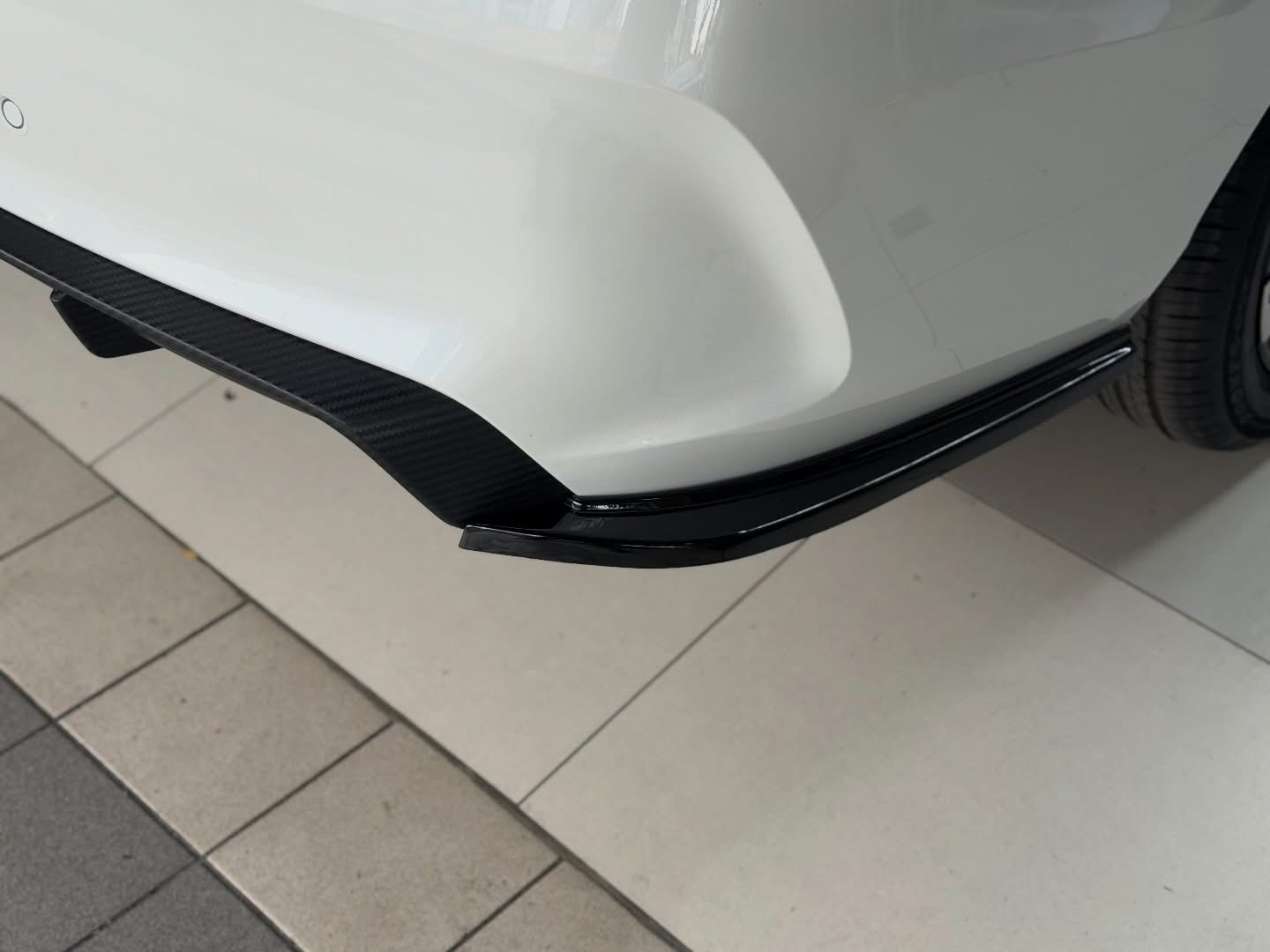 RS V1 REAR SIDE LIPS