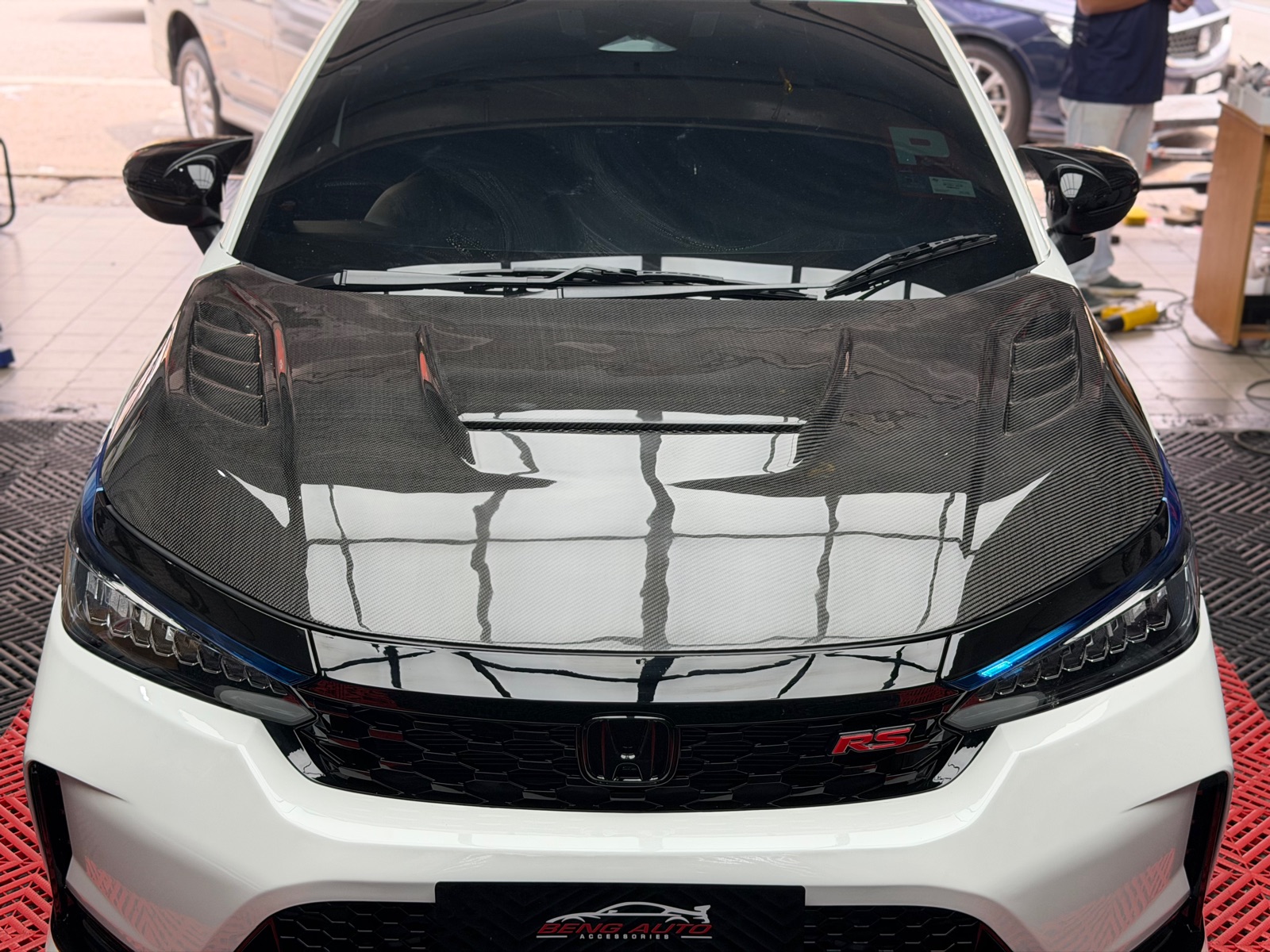 JS’ RACING DESIGN CARBON FRONT BONNET