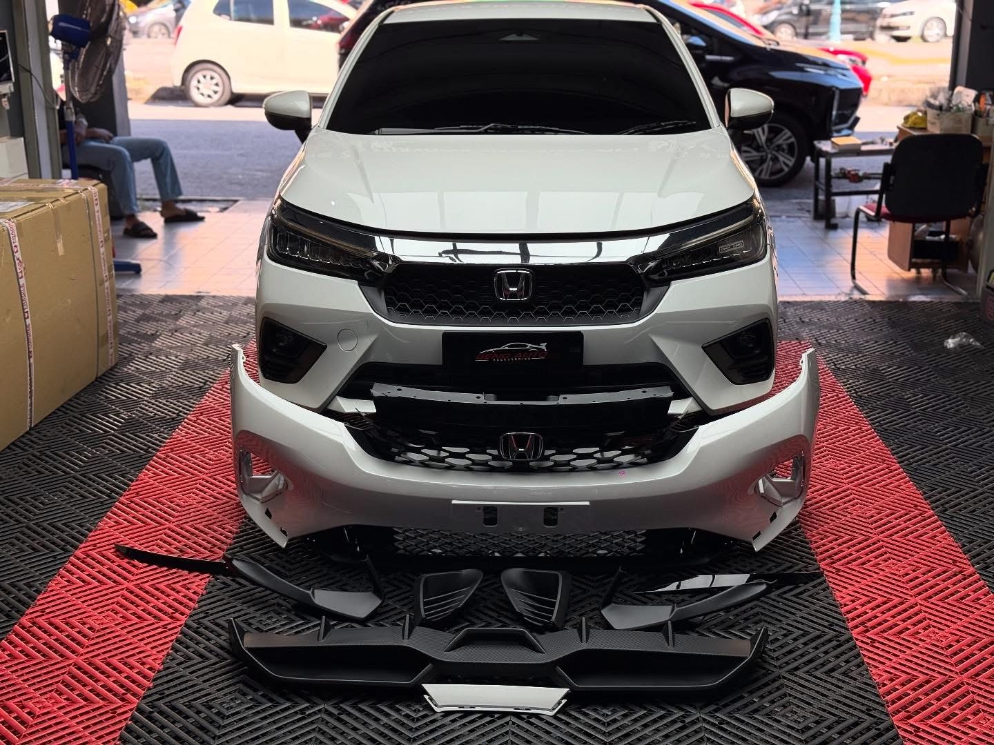 CONVERT GN2 SEDAN FLRS FRONT BUMPER SET