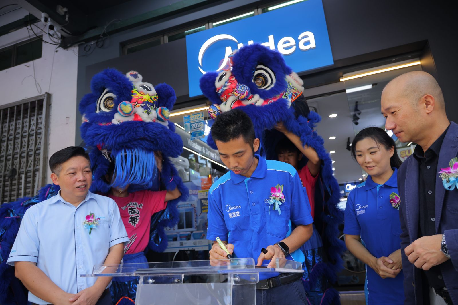 Hua Sheng Midea Brand Stores Opening