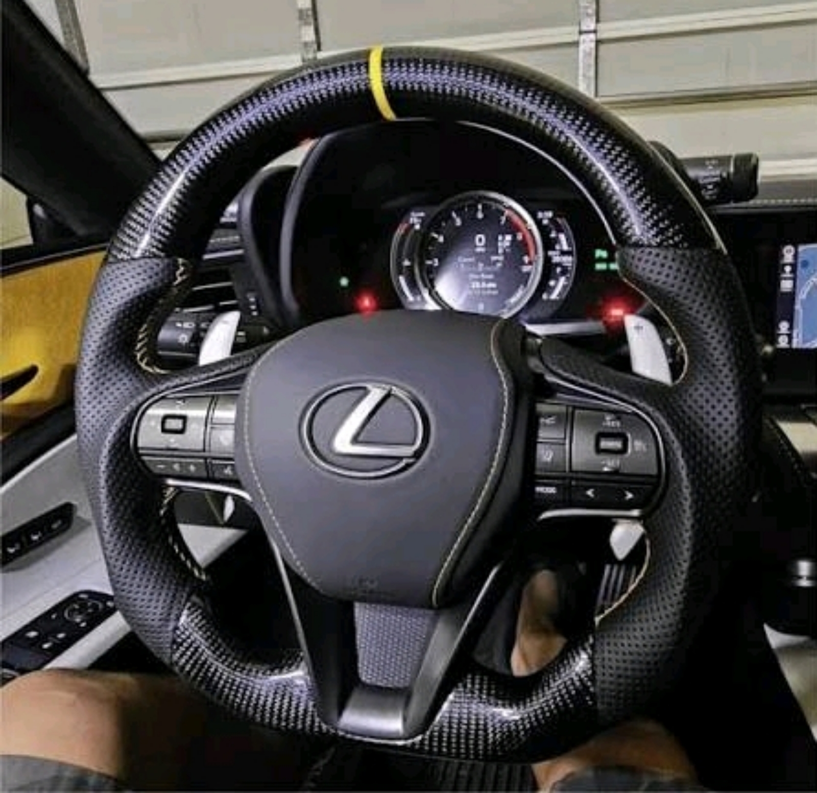 LEXUS