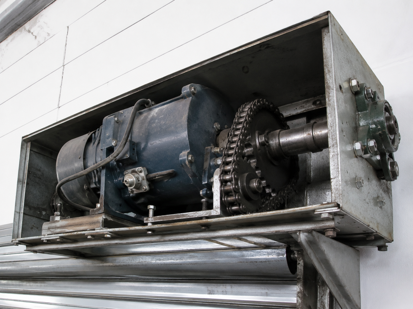 Motor Running but Shutter Not Moving: What It Usually Means (And How to Fix It)
