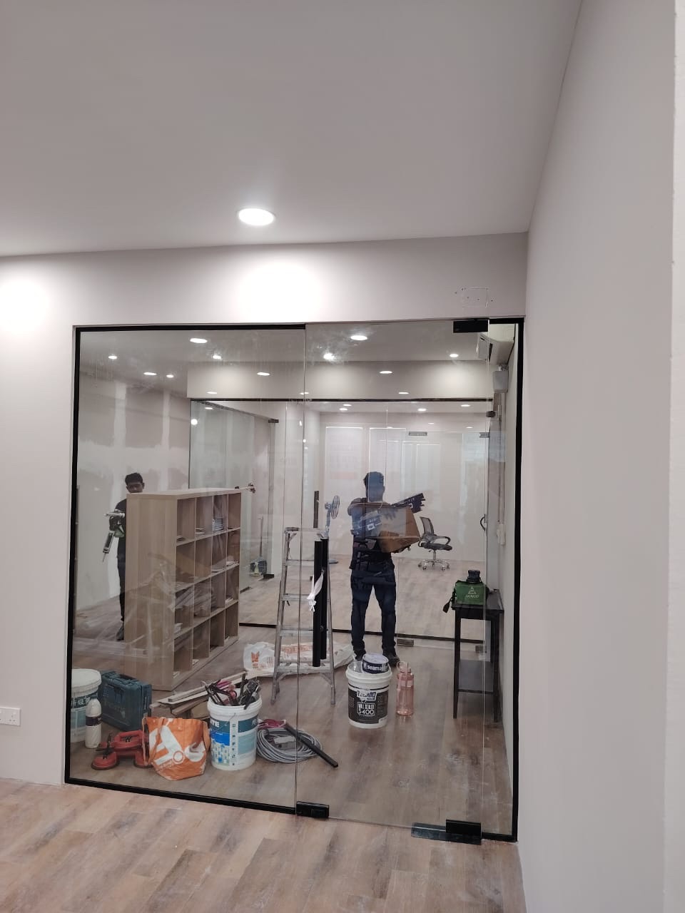 Frameless Glass Door