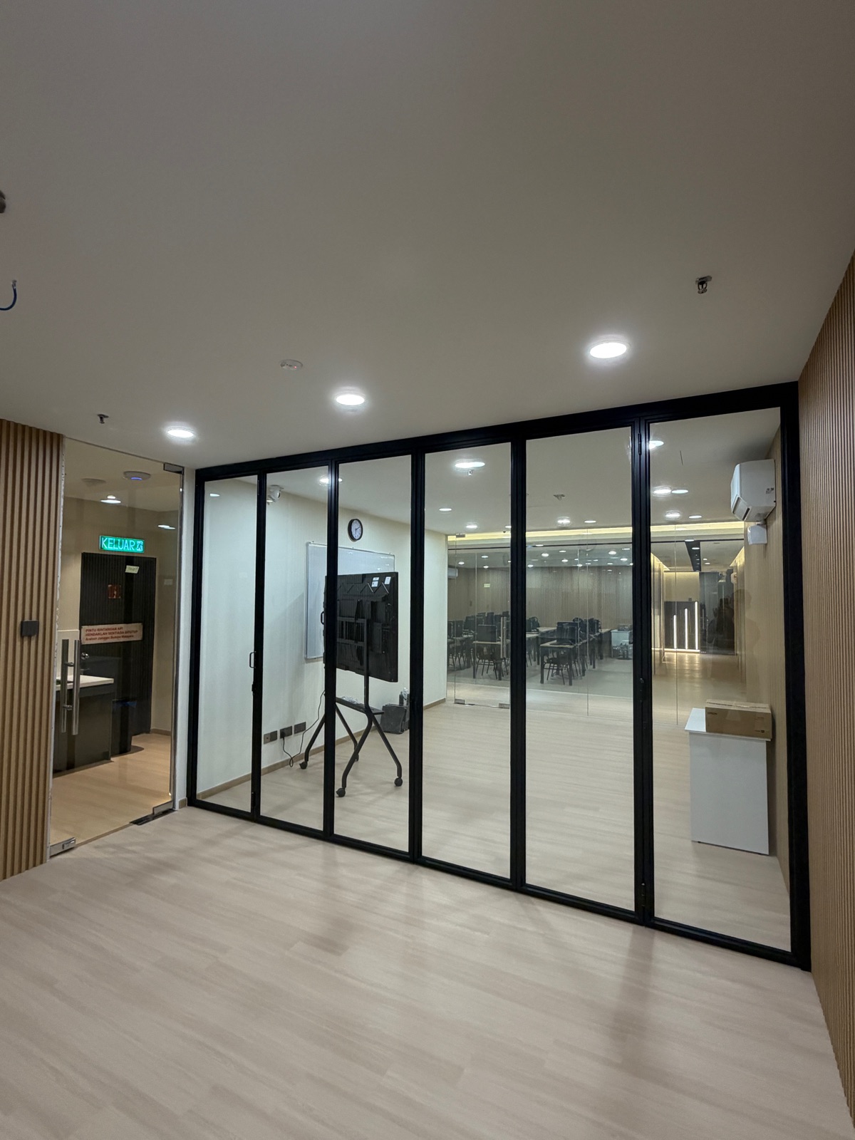 Slim Frame Folding Door