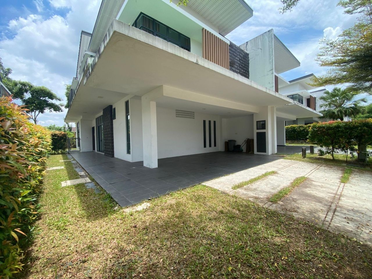 Straits View Residence , Permas Jaya @2 Storey Semi Detached House FOR RENT