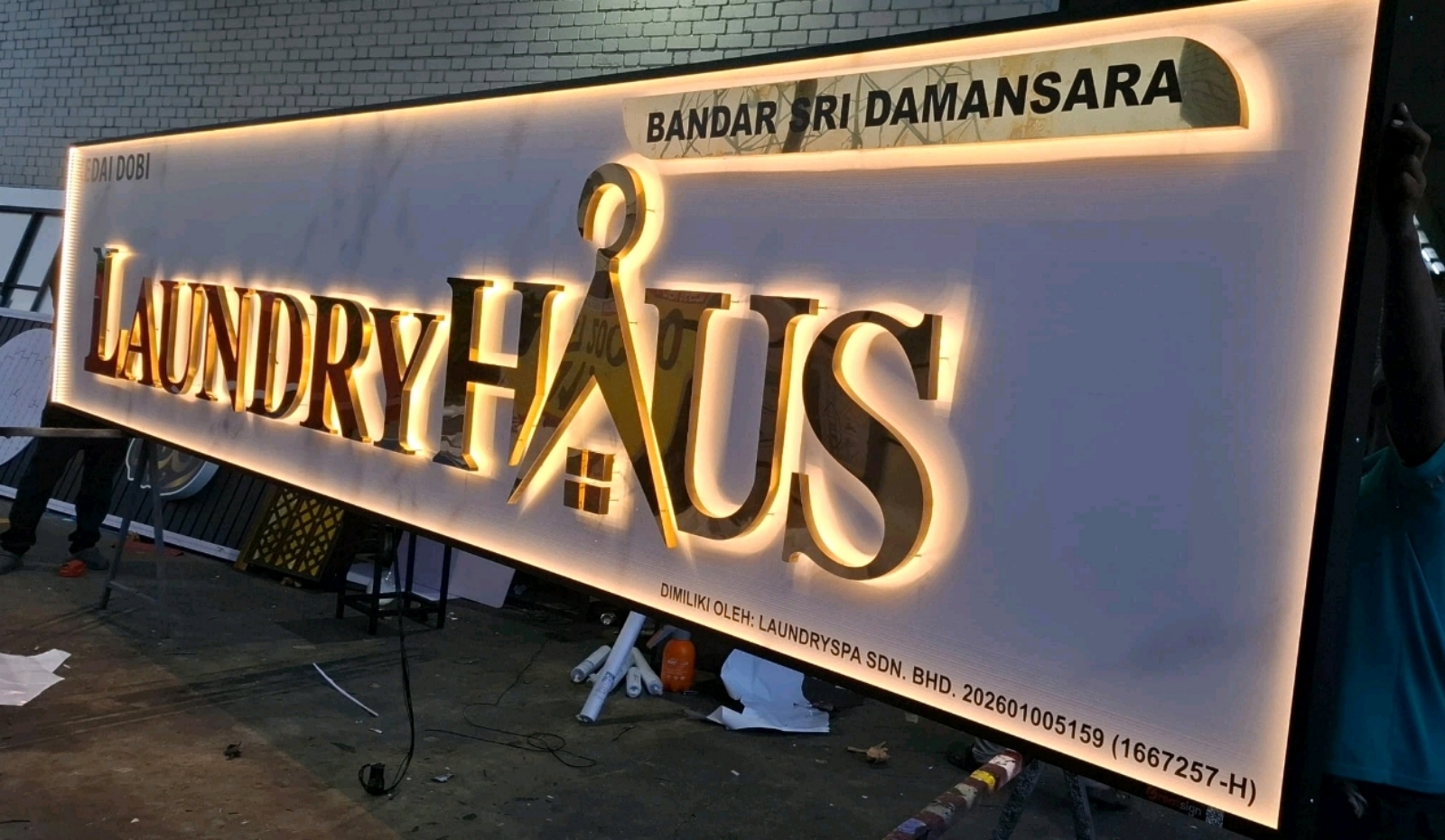 PAPAN TANDA KEDAI DOBI 3D LED STAINLESS STIL BELAKANG SIAP CEPAT DARI PENGELUAR UTAMA DI PUCHONG & SERI KEMBANGAN