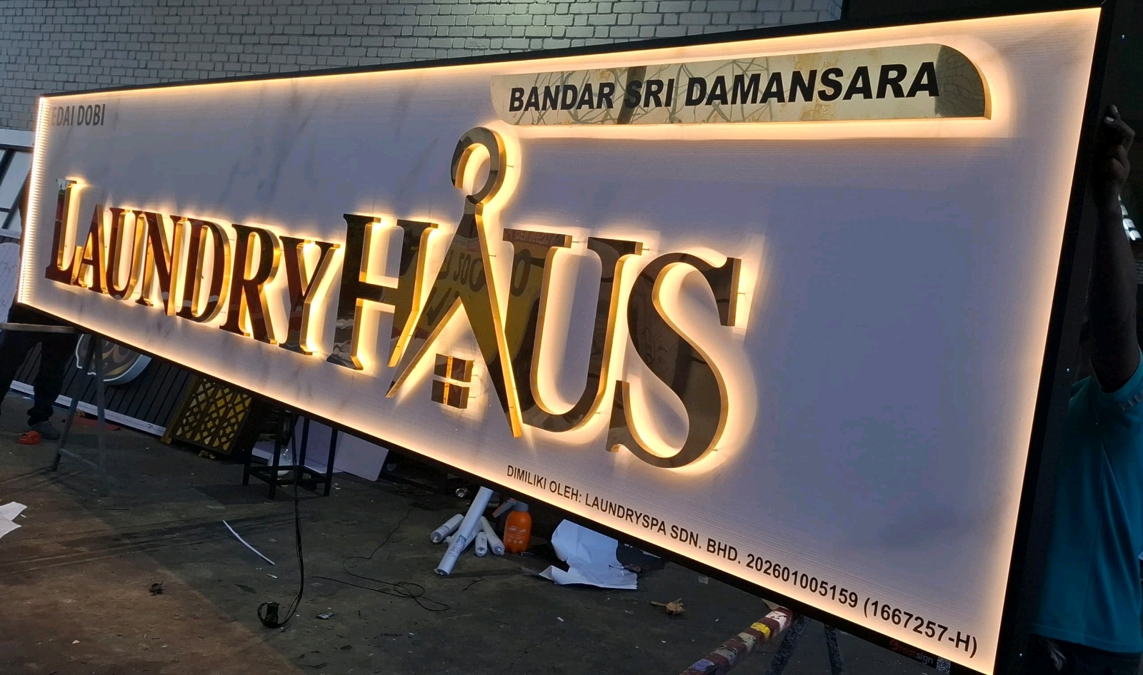 PAPAN TANDA KEDAI DOBI 3D LED STAINLESS STIL BELAKANG HARGA BAJET DARI JURUBINA INOVATIF DI DAMANSARA & BALAKONG