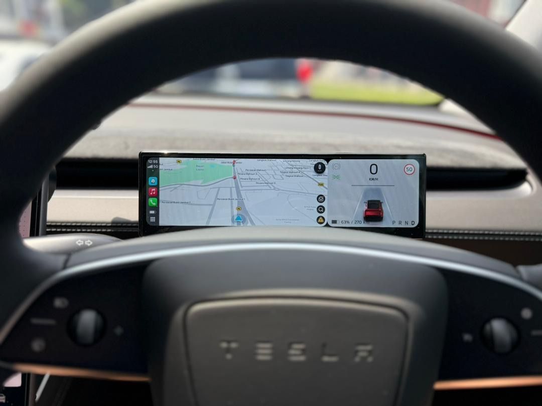 8.8" dashboard display