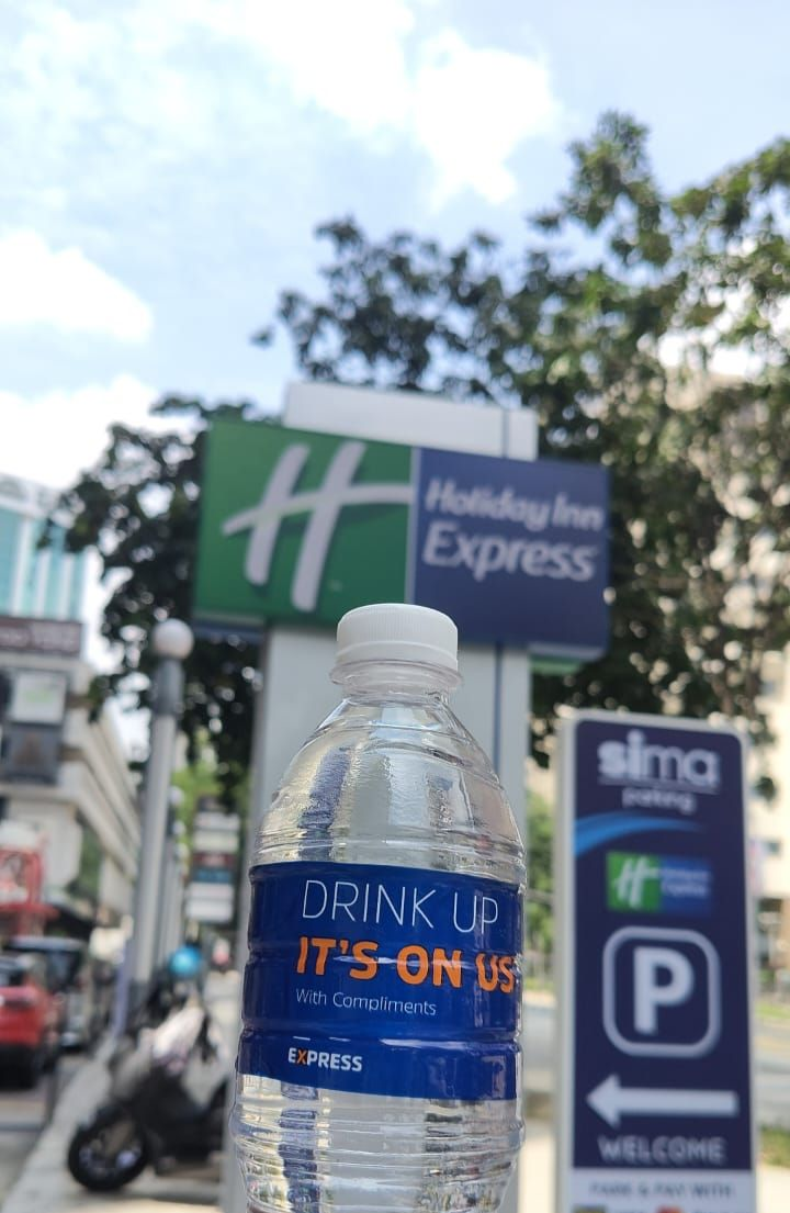 Reliable OEM Bottled Water Solutions for Hotels: Our Journey with Holiday Inn Express | Pulai Asli