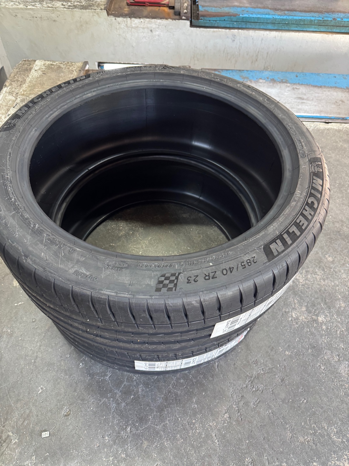 Michelin Pilot Sport 4s Mo1 285/40R23 