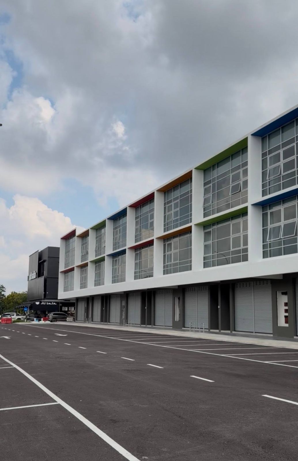 Bandar Dato Onn , Jalan Perjiranan @3 Storey shoplot FOR RENT