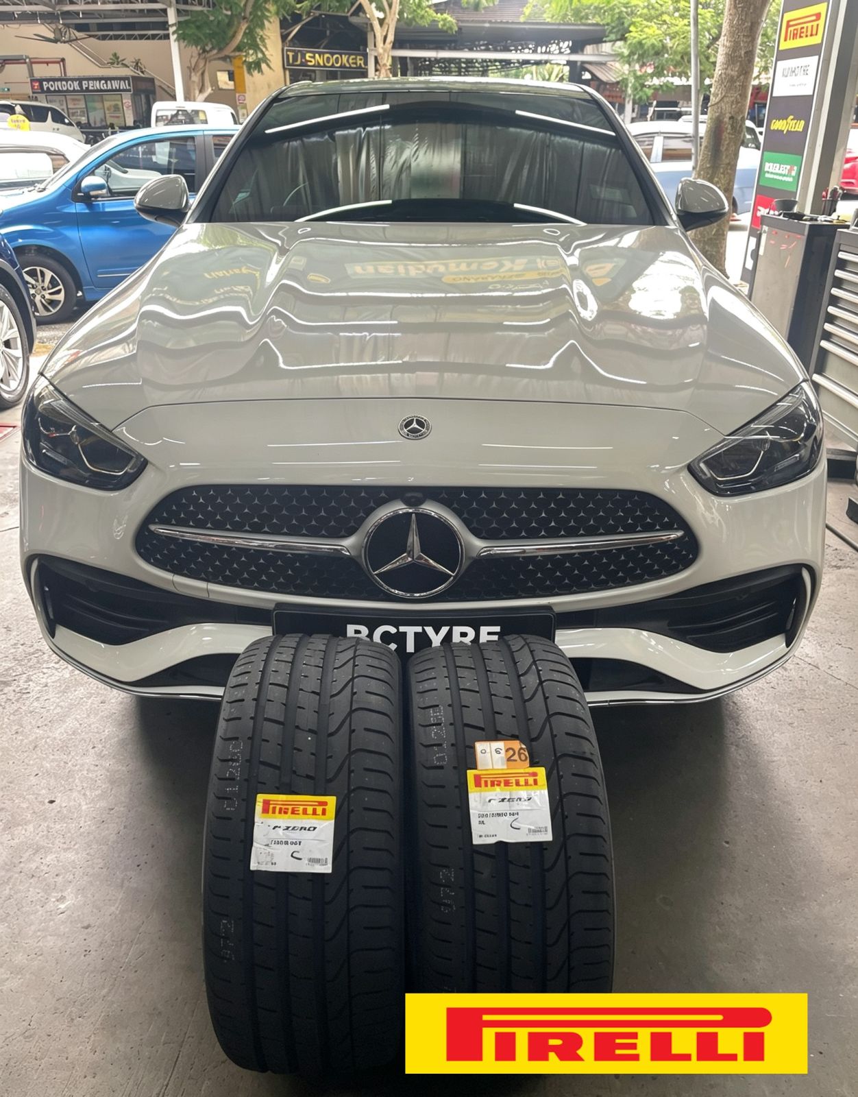 🚘✨ Mercedes-Benz C-Class 性能升级完成！🛞 255/35R19 Pirelli P Zero 高性能轮胎💪_212113072026