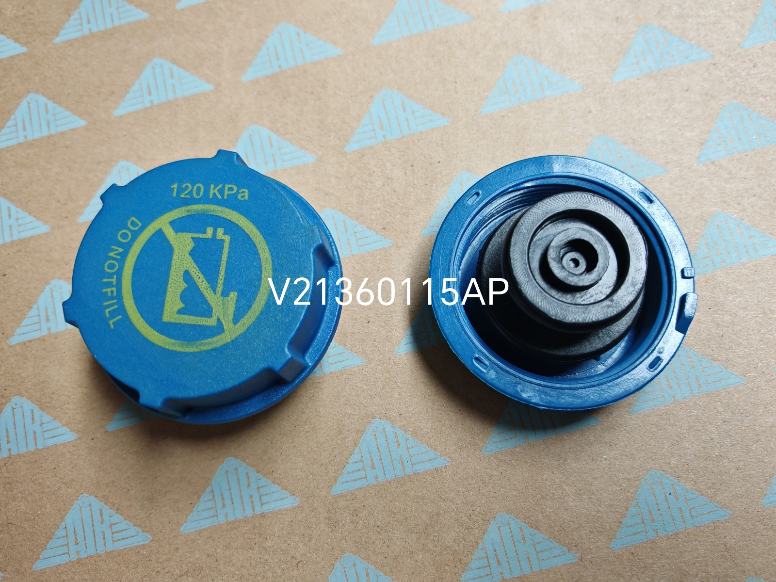 V21360115 ADBLUE CAP