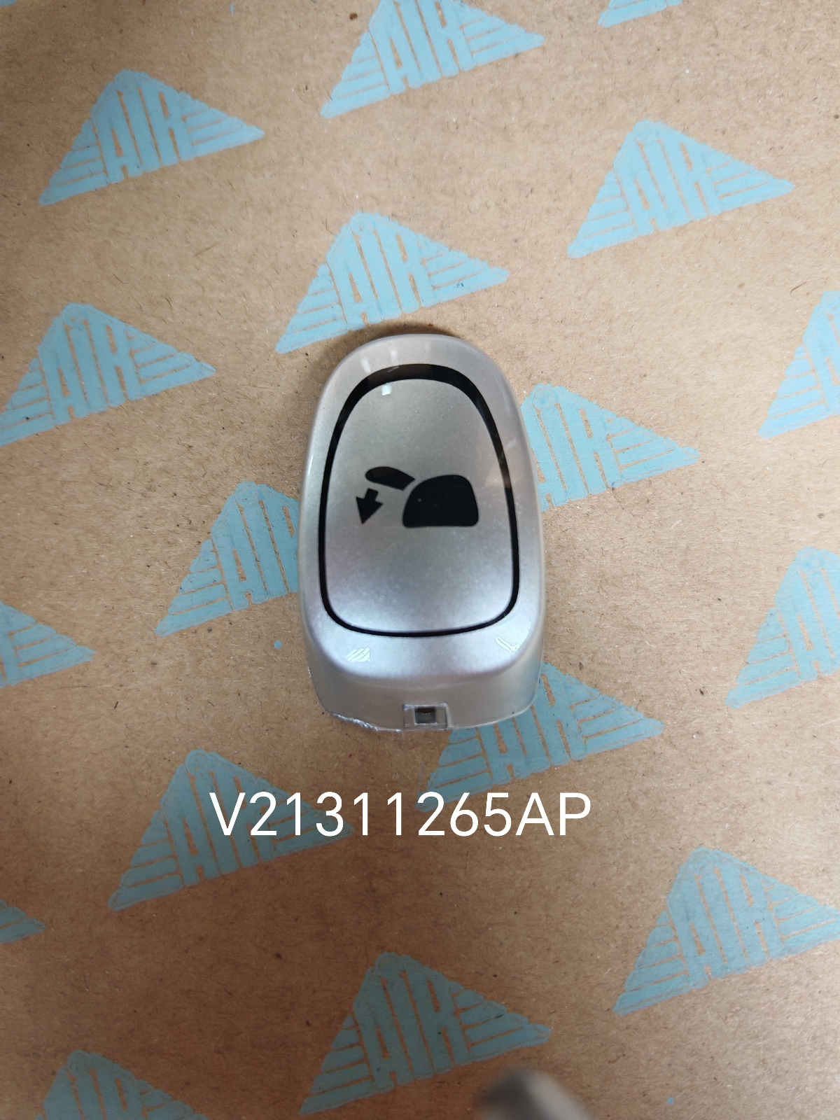 V21311265 KNOB COVER