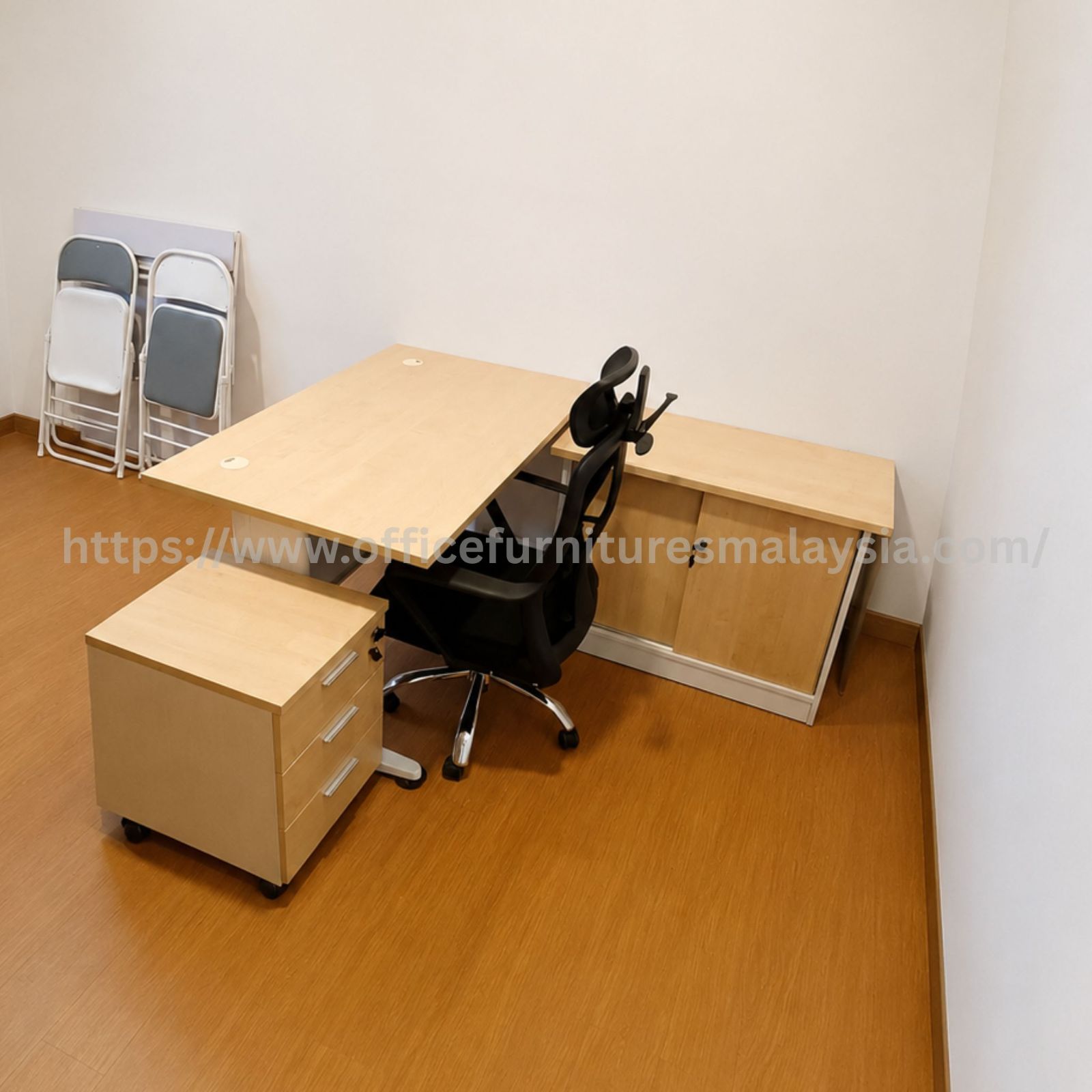 Office Table Desk Petalin Jaya, 46300 Selangor, Malaysia. JUL 2026