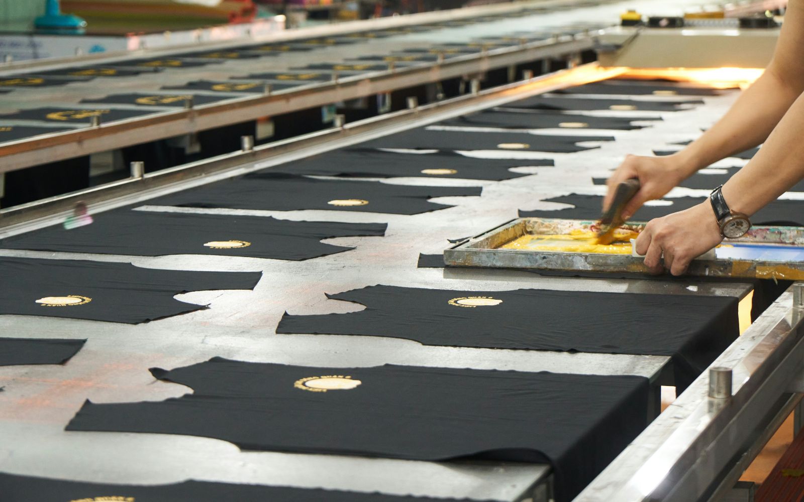 Why Bottle Silkscreening and T-Shirt Printing Are Not the Same Thing
