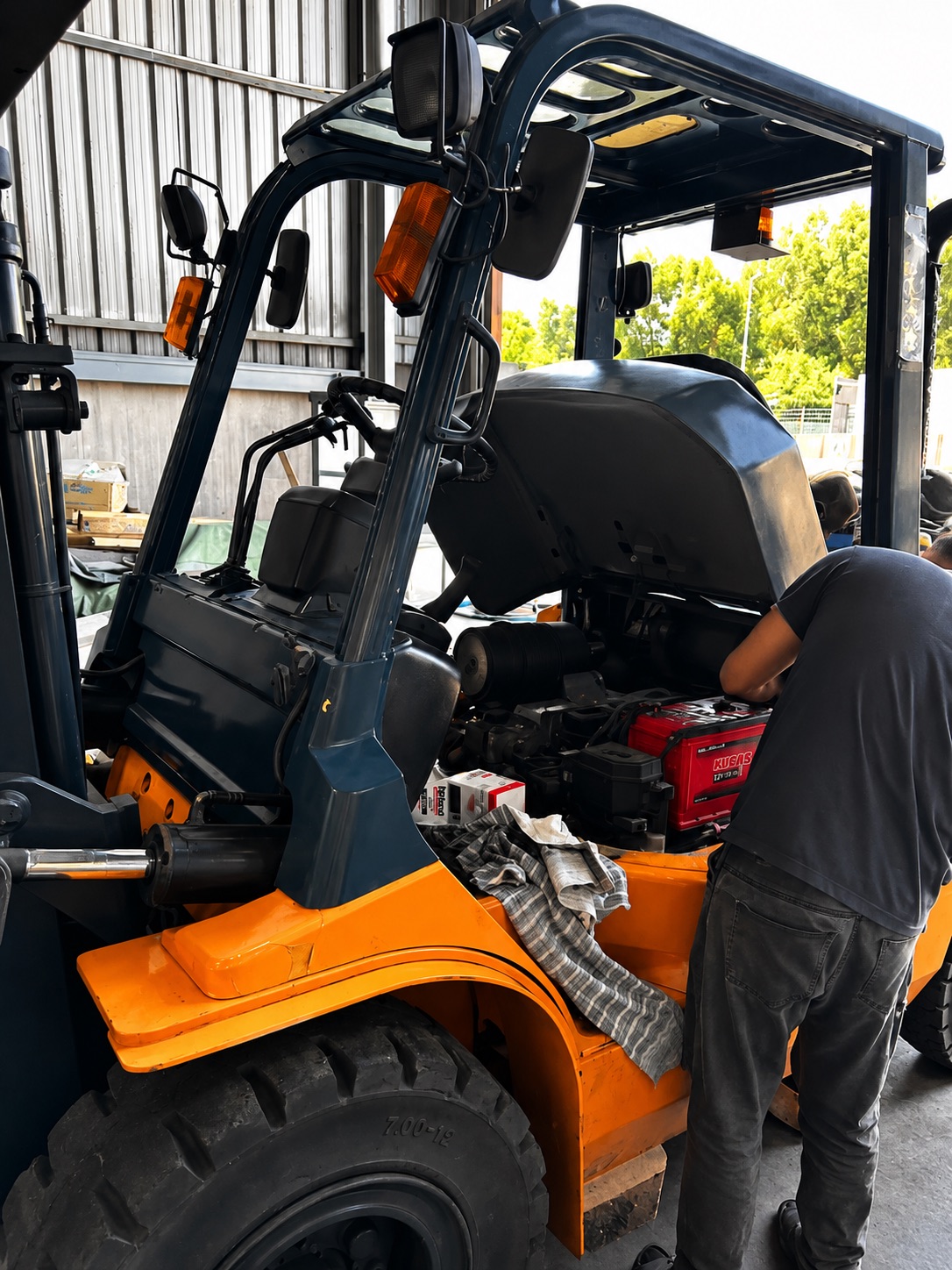 How Often Should A Forklift Be Serviced ? 