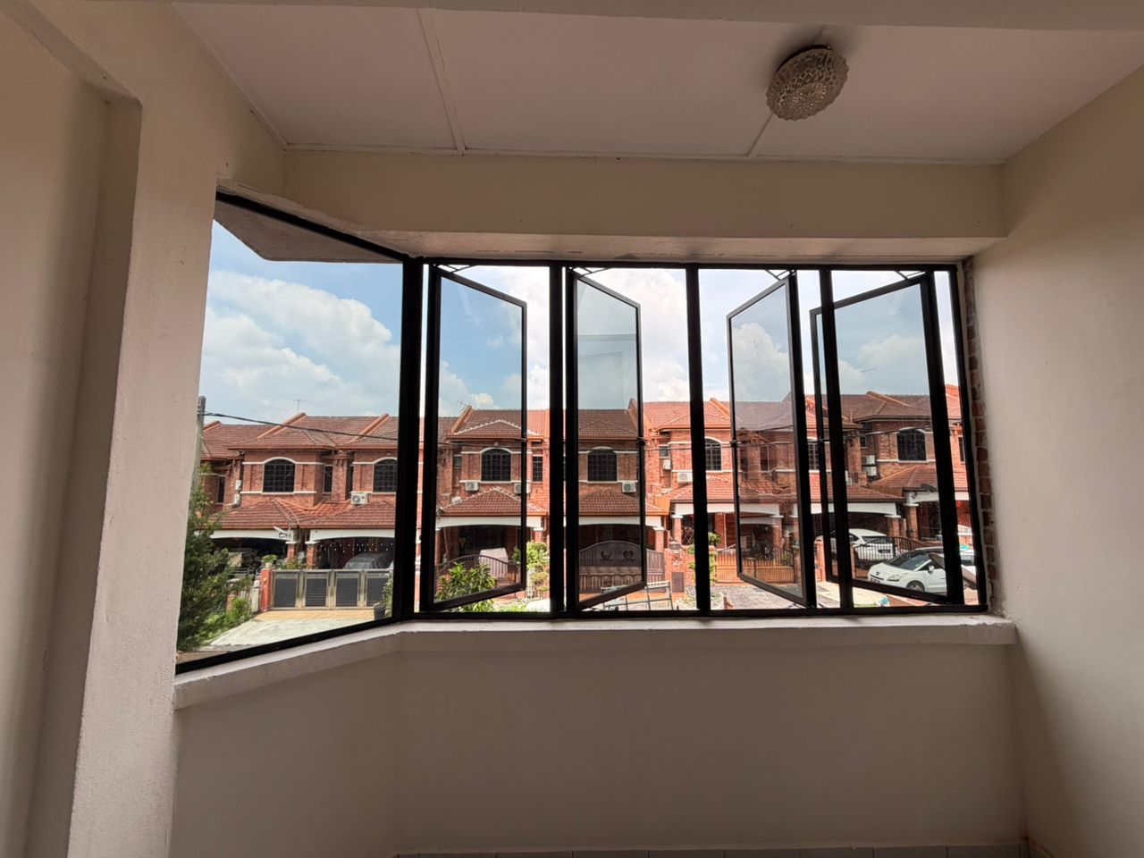 Custom Multi-Panel Casement Window Expert in Old Klang Road, Puchong & C180