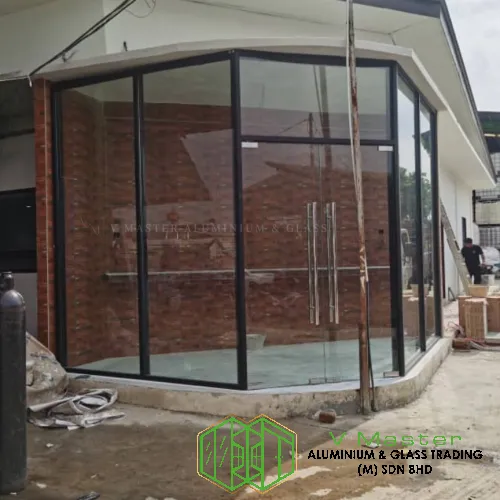 SHOPFRONT GLASS WITH TEMPERED DOOR 