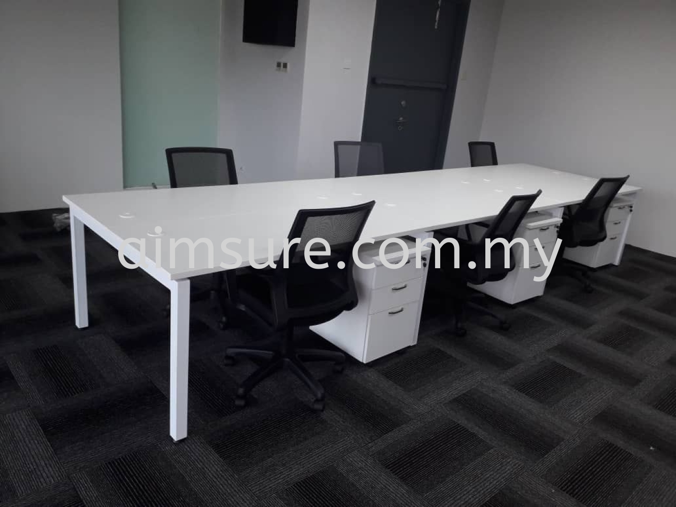 Rectangular 6 pax office workstation with pedestal