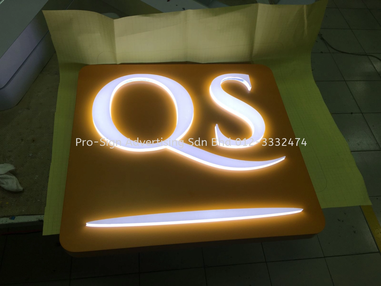 10MM EMBOSSED ACRYLIC LIGHTBOX & LED NEON (QS, KL, 2020)