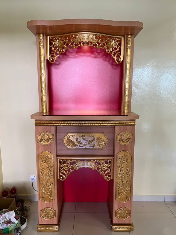 Chinese Praying Table | Prayer Table Cabinet | Singapore Fengshui Table ...
