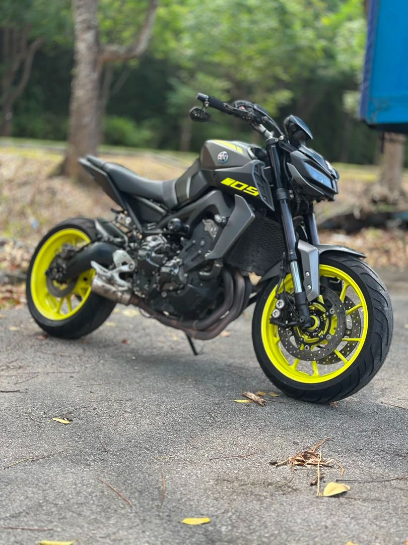 YAMAHA MT-09 V2