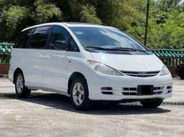 Toyota Estima (2000-2005)