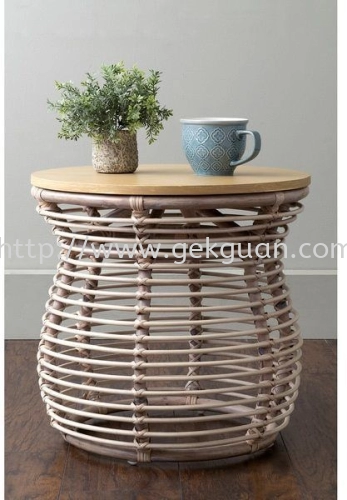 TAB 038 - RATTAN TABLE