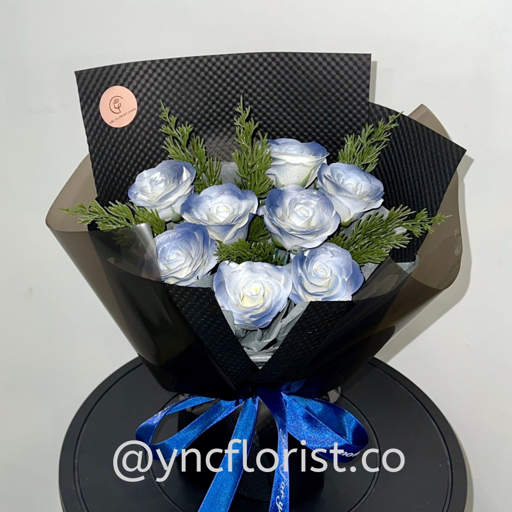 8 stalks Soap Roses with Leaves Bouquet