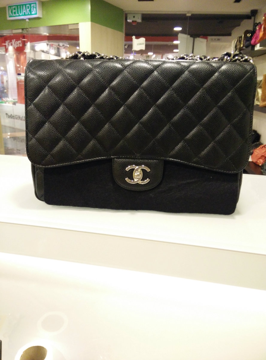 $6000 Chanel Classic Black Caviar Leather Jumbo Single Flap Shoulder Bag  Purse GHW - Lust4Labels