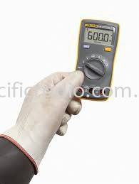 Fluke 107 Palm-sized Digital Multimeter