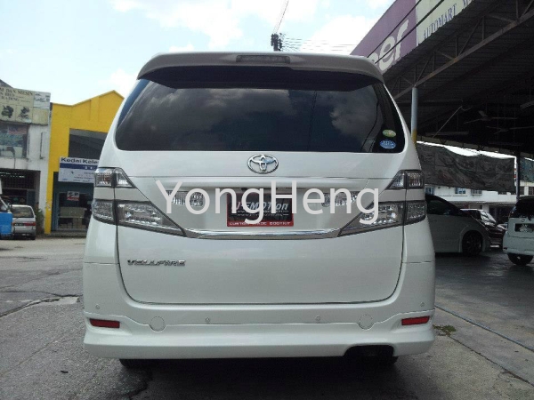 Toyota Vellfire 2008 Rear Skirt Modellista 