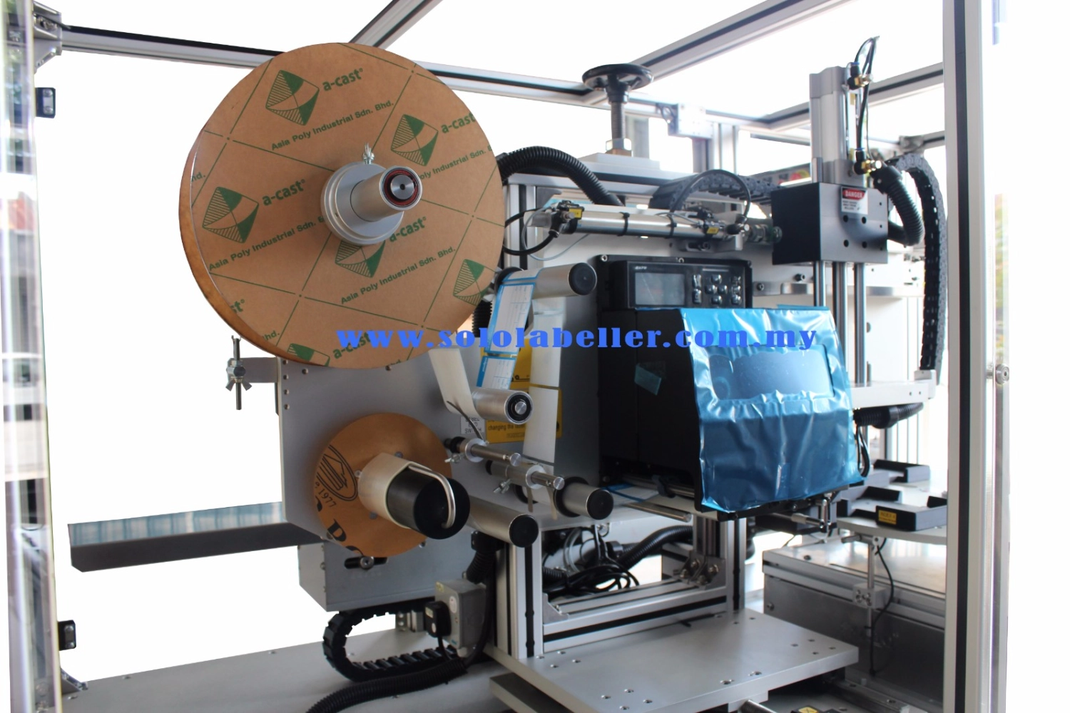 SOLO Customized Print & Apply System + Rotary Indexer Auto Bag Pick & Paste Labelling Machine