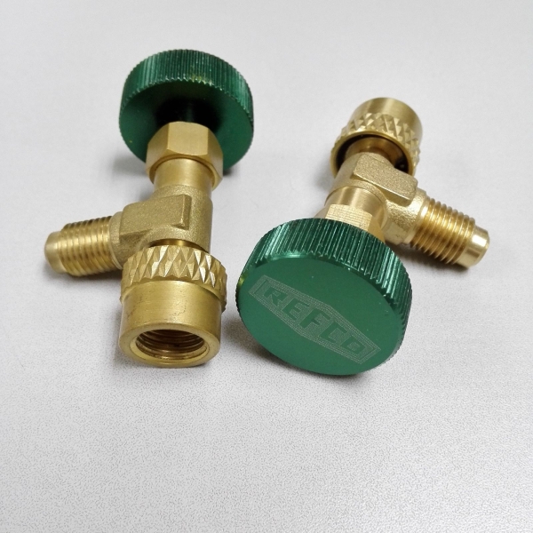 REFCO CHARGING VALVE 1/4" x 5/16" SAE