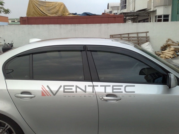 BMW 5-SERIES E60 venttec door visor